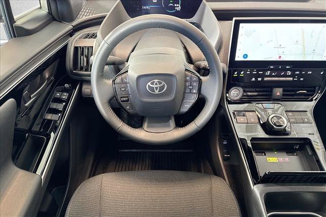 Used 2024 Toyota bZ4X FWD image 21