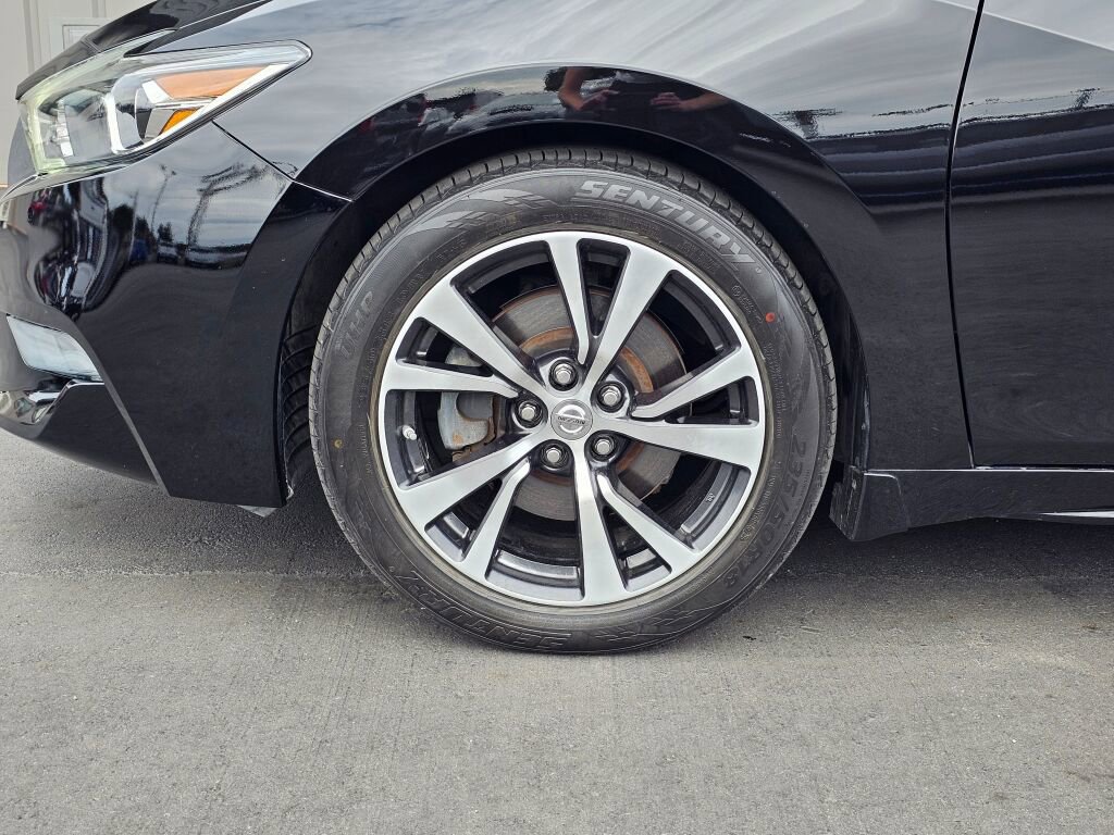 Used 2017 Nissan Maxima Platinum image 9