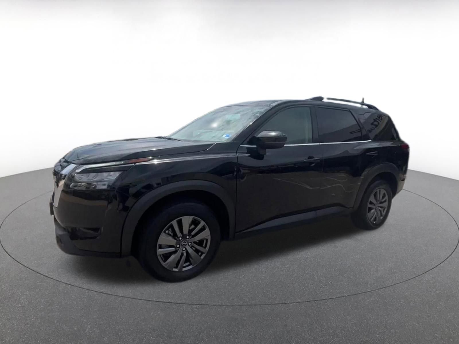 Used 2025 Nissan Pathfinder SV AWD/4WD image 8