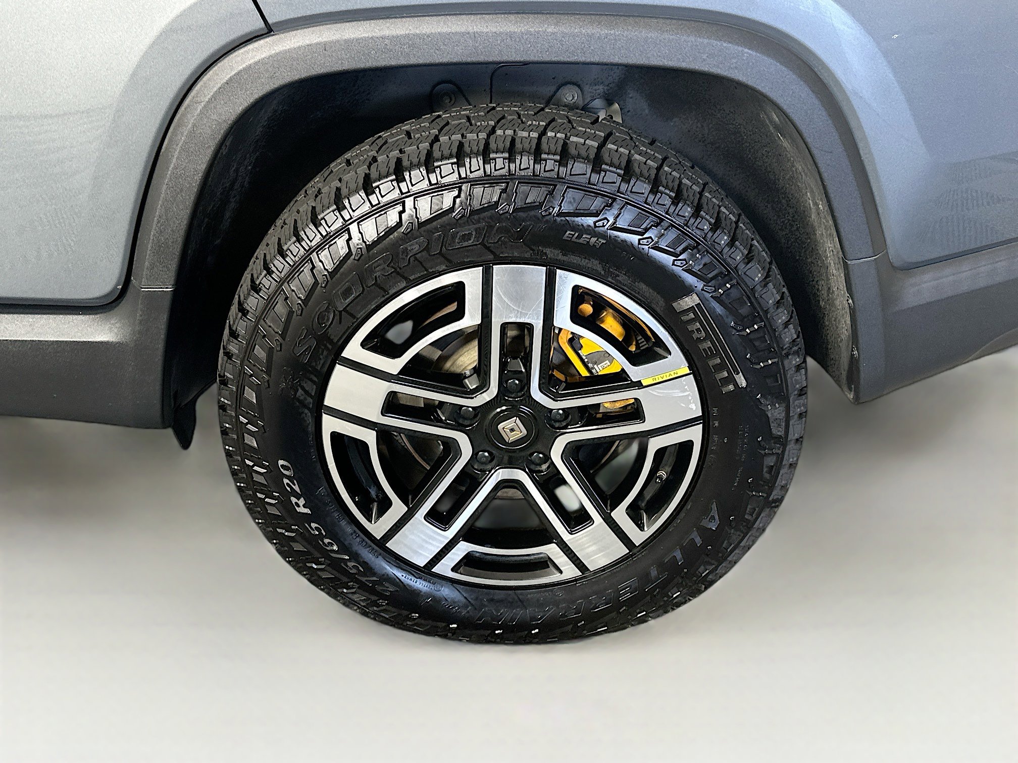 Used 2022 Rivian R1T Adventure image 11