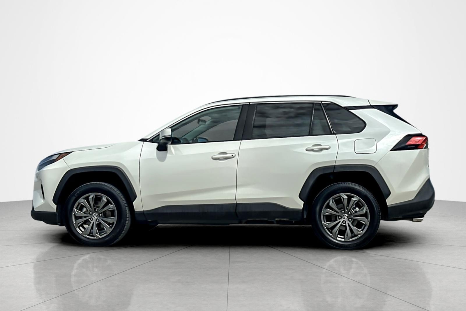 Certified 2022 Toyota RAV4 XLE Premium AWD/4WD image 2