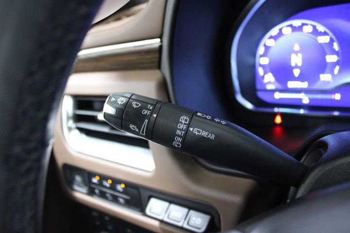 Used 2023 Chevrolet Suburban High Country image 40