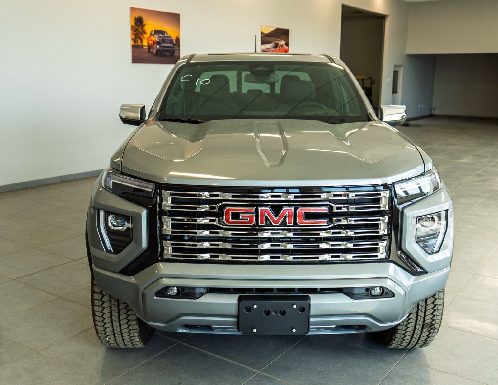 New 2026 GMC Canyon Denali image 2