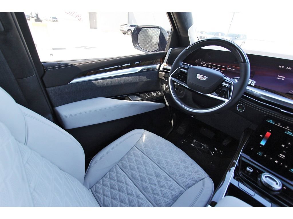 New 2026 Cadillac Escalade ESV Platinum Sport w/ LPO, ONYX Package image 8