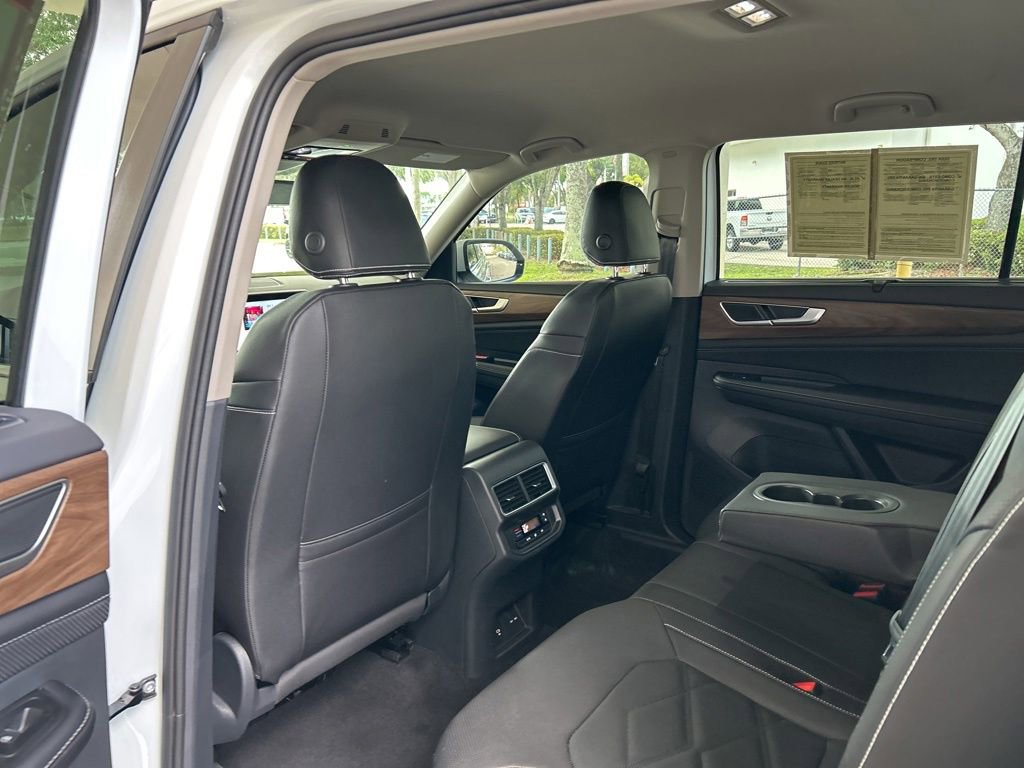 Used 2026 Volkswagen Atlas SE FWD image 42