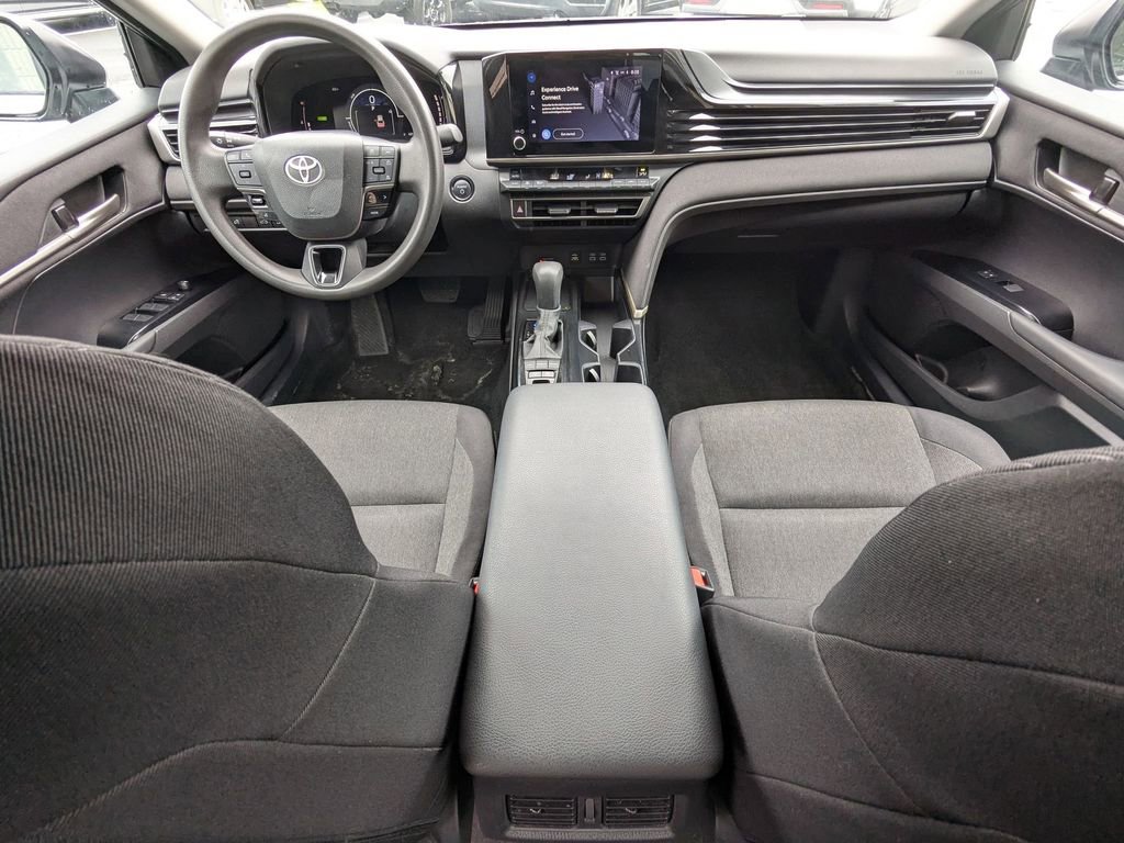 Used 2025 Toyota Camry LE image 27
