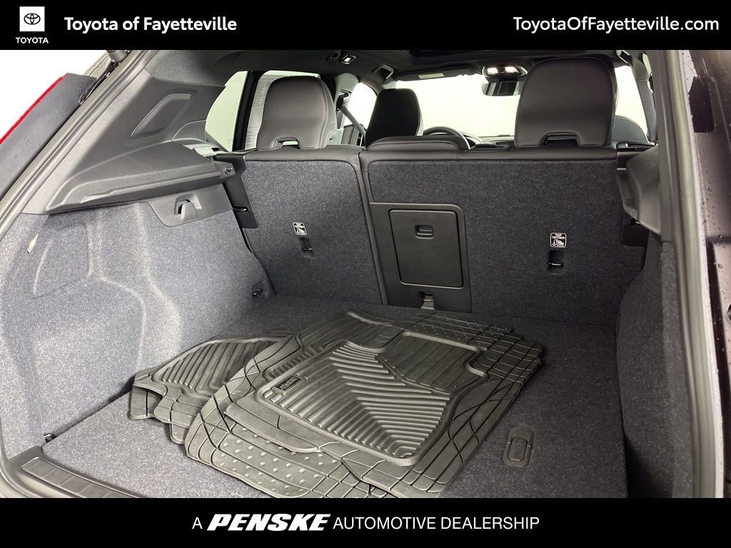 Used 2023 Volvo XC40 Recharge Plus image 10