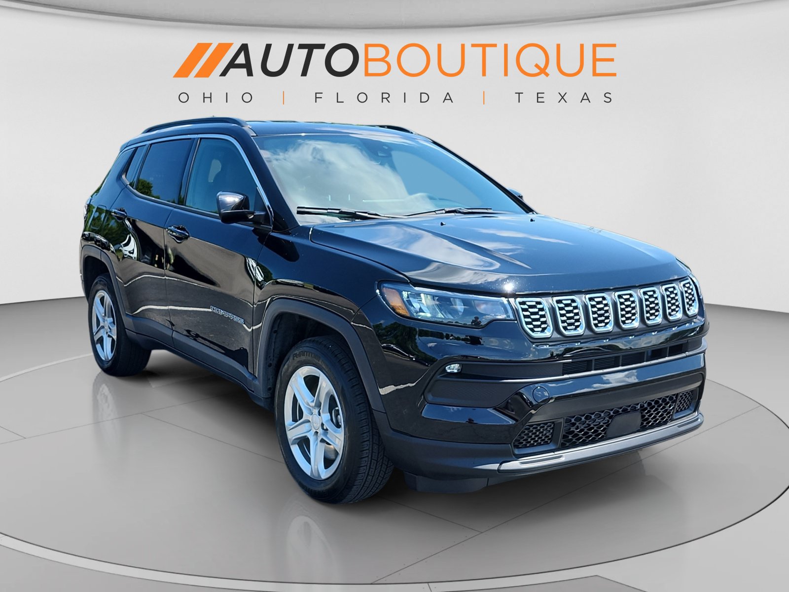 Used 2024 Jeep Compass Latitude AWD/4WD image 7