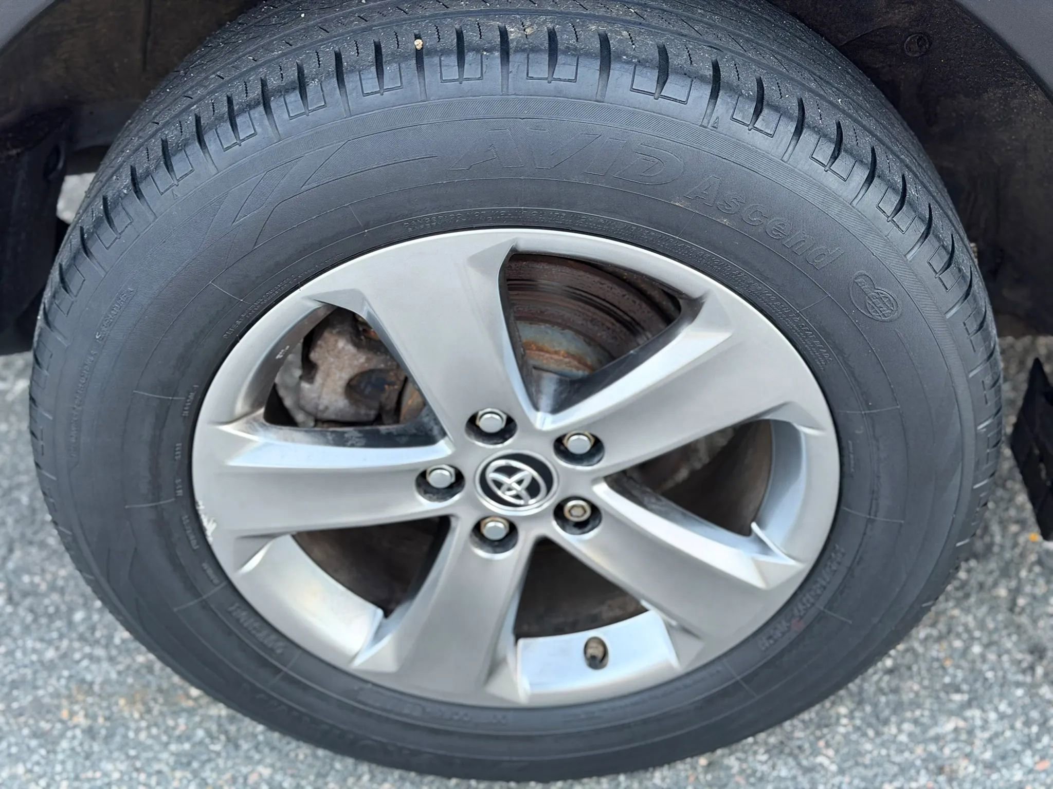 Used 2015 Toyota RAV4 XLE image 18