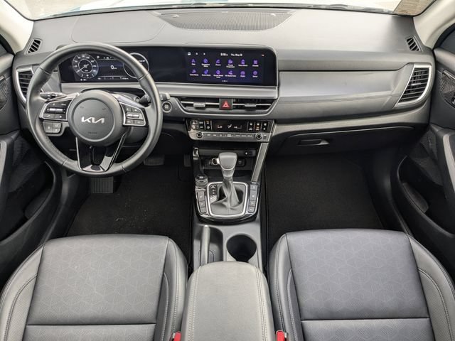 Certified 2025 Kia Seltos EX AWD/4WD image 16