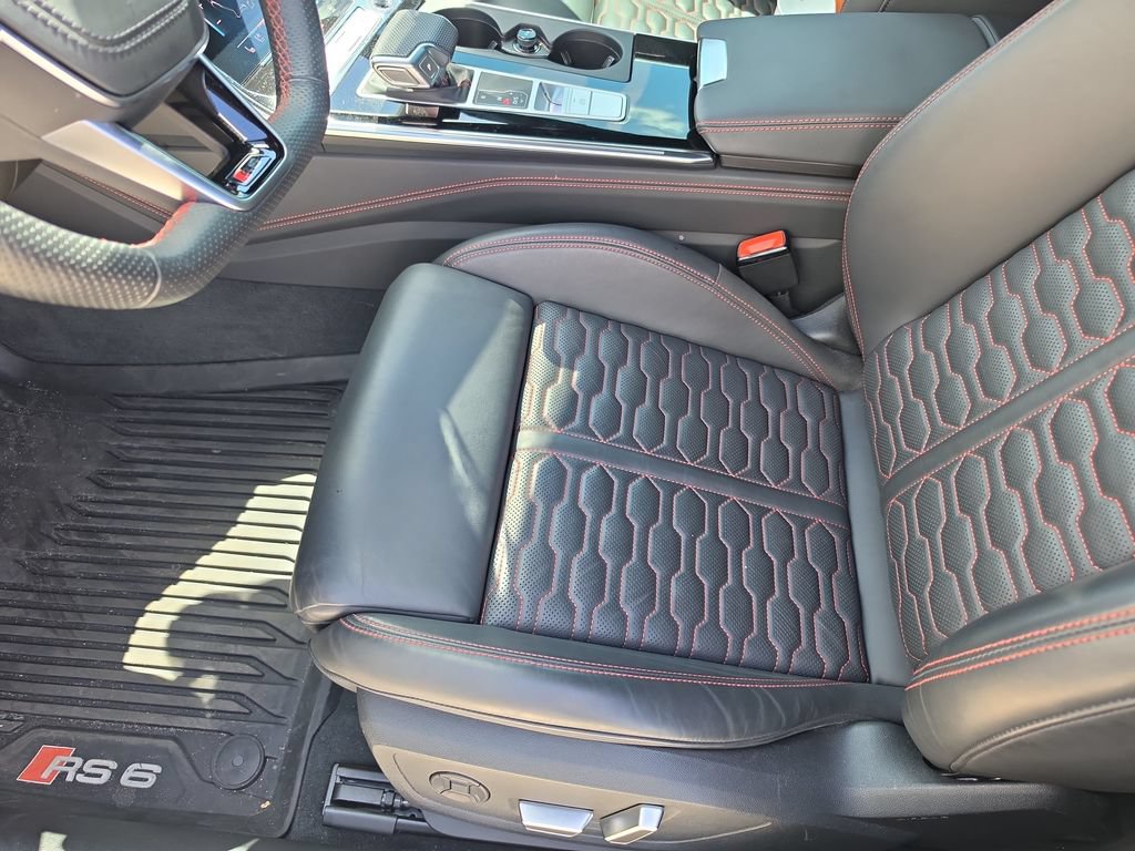 Used 2025 Audi RS 6 performance AWD/4WD image 21