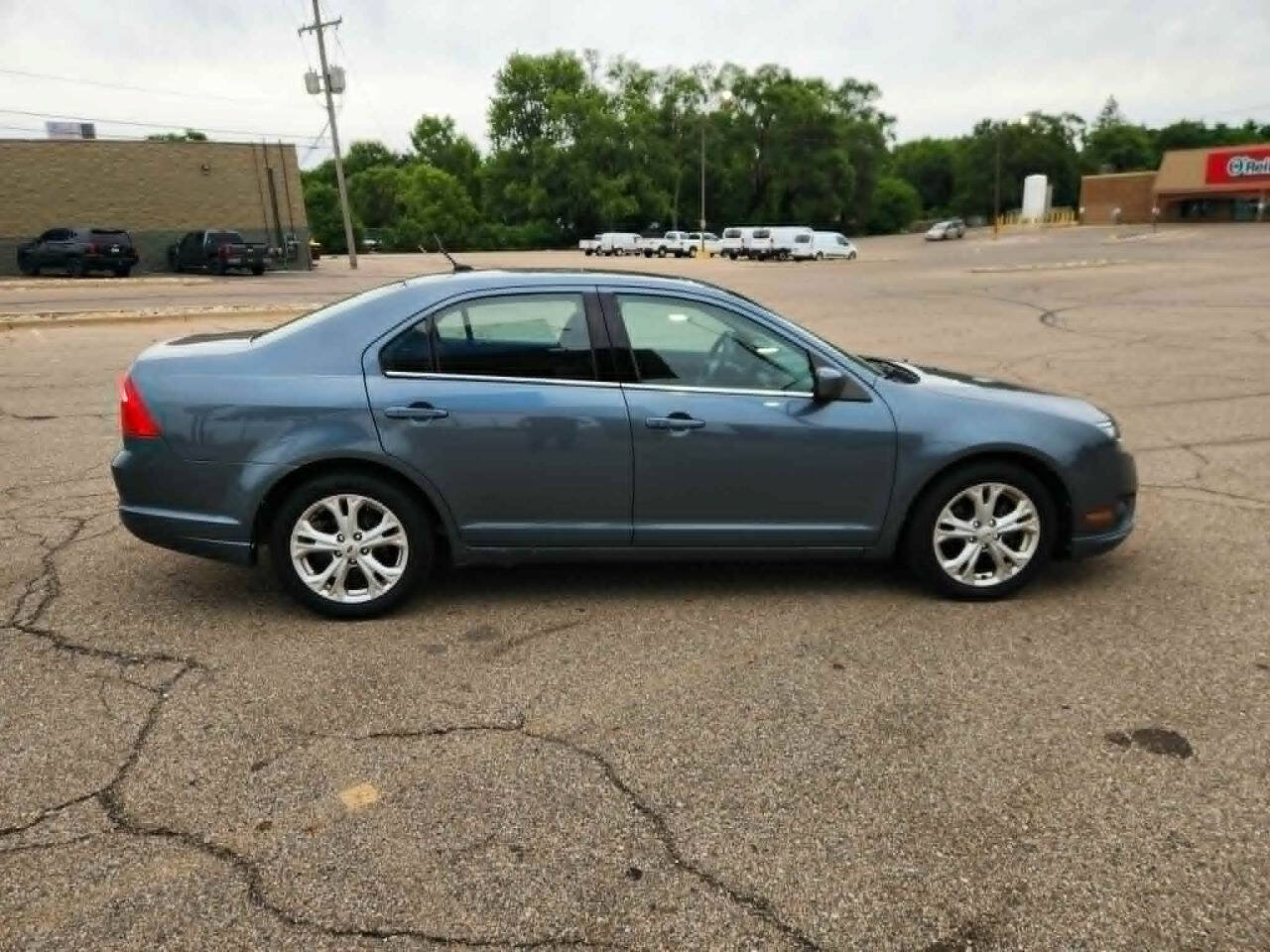 Used 2012 Ford Fusion SE FWD image 3