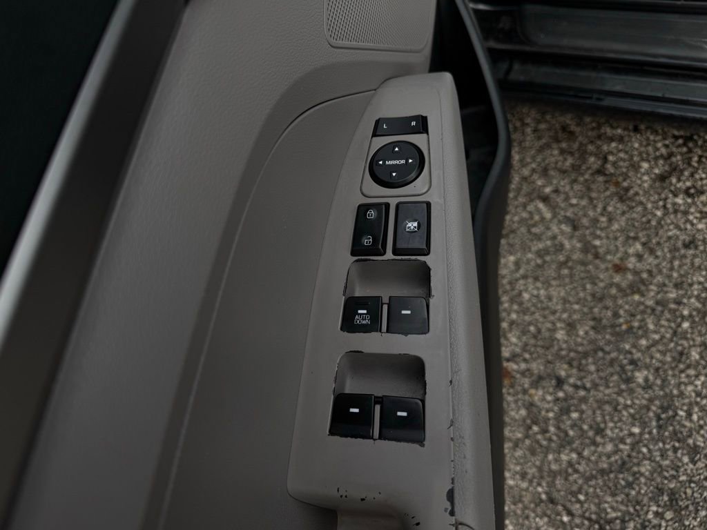 Used 2018 Hyundai Elantra SE image 16