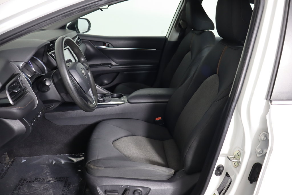 Used 2019 Toyota Camry LE FWD image 7