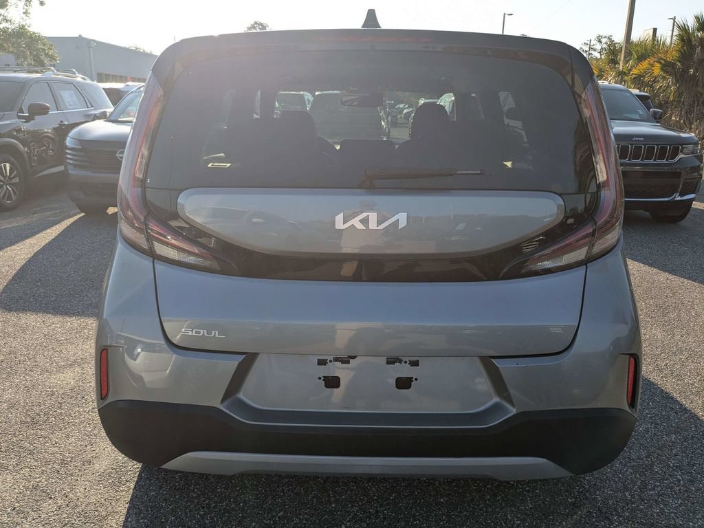 Used 2023 Kia Soul LX w/ Option Group 015 FWD image 5