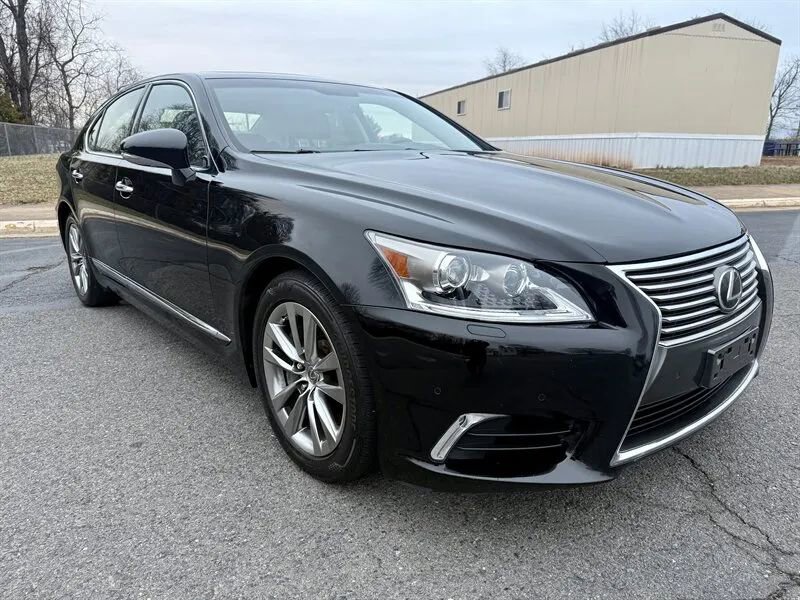 Used 2015 Lexus LS 460 AWD image 3