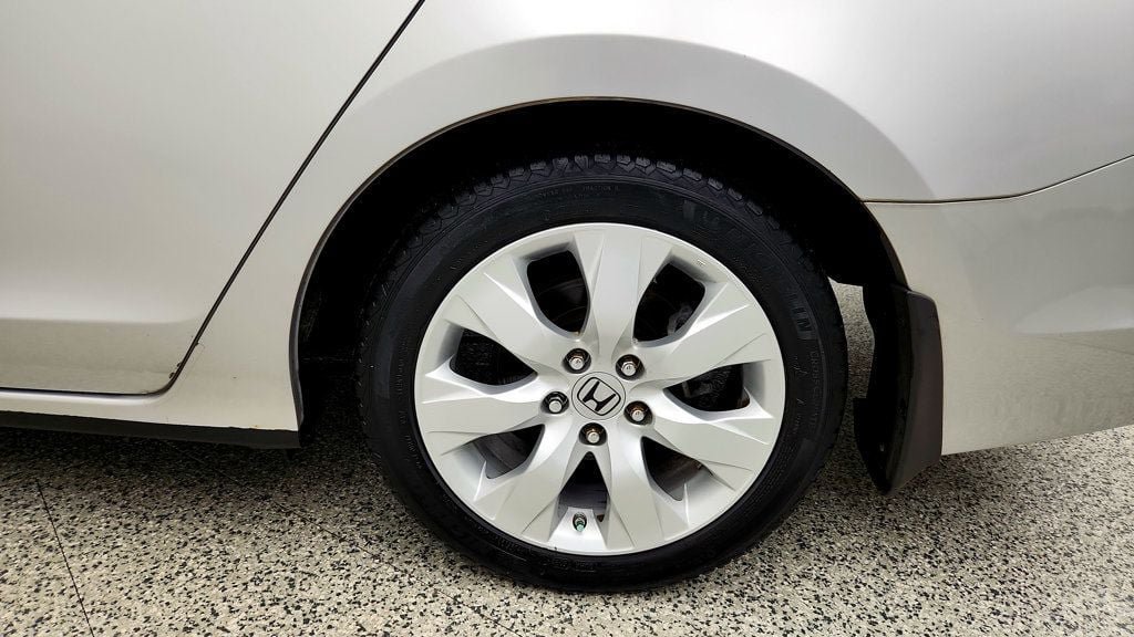 Used 2010 Honda Accord EX-L image 9