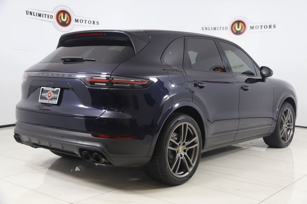 Used 2023 Porsche Cayenne Platinum Edition AWD/4WD image 3
