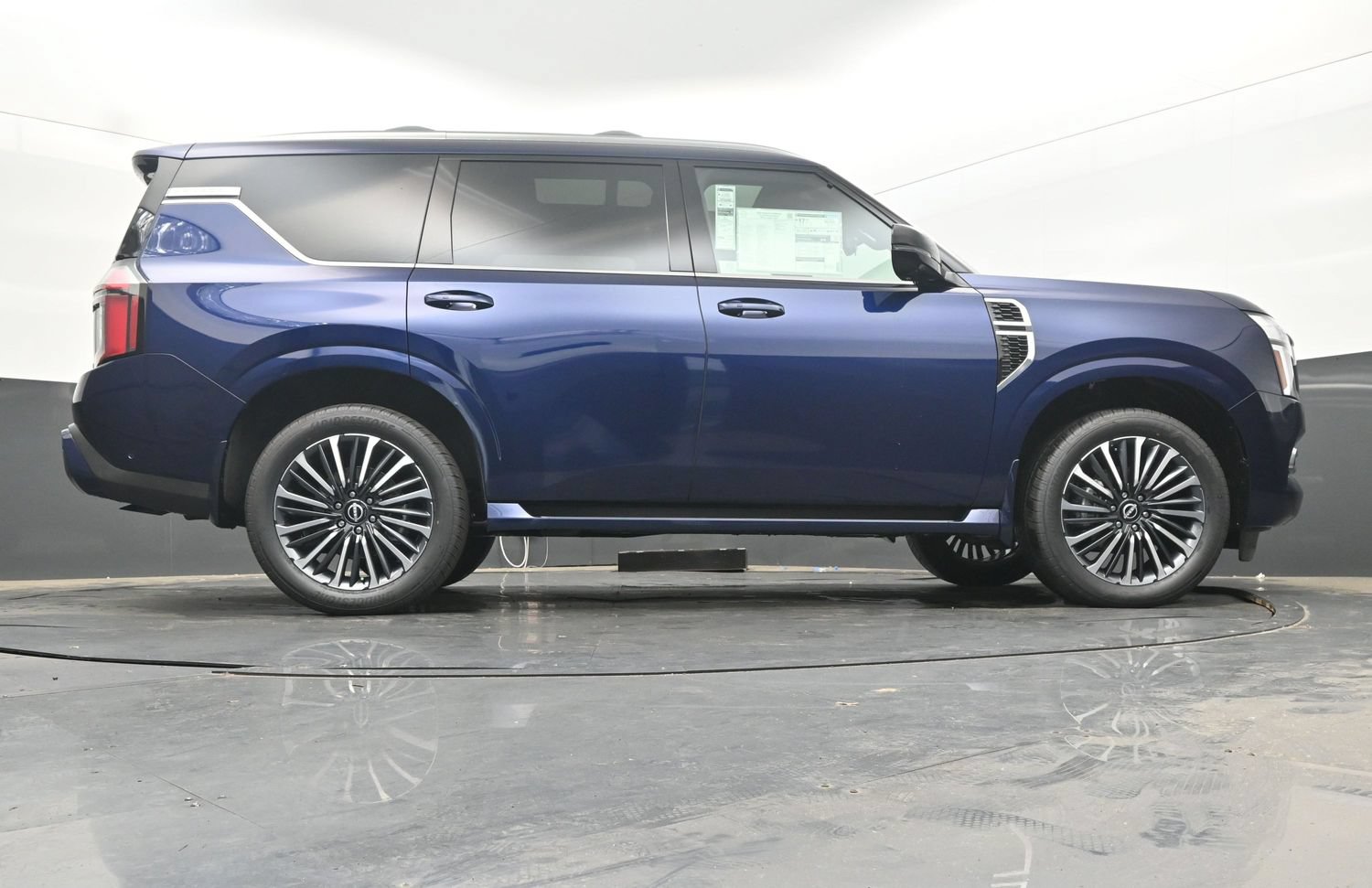 New 2025 Nissan Armada Platinum Reserve AWD/4WD image 32