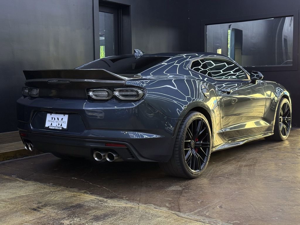 Used 2020 Chevrolet Camaro SS RWD image 9