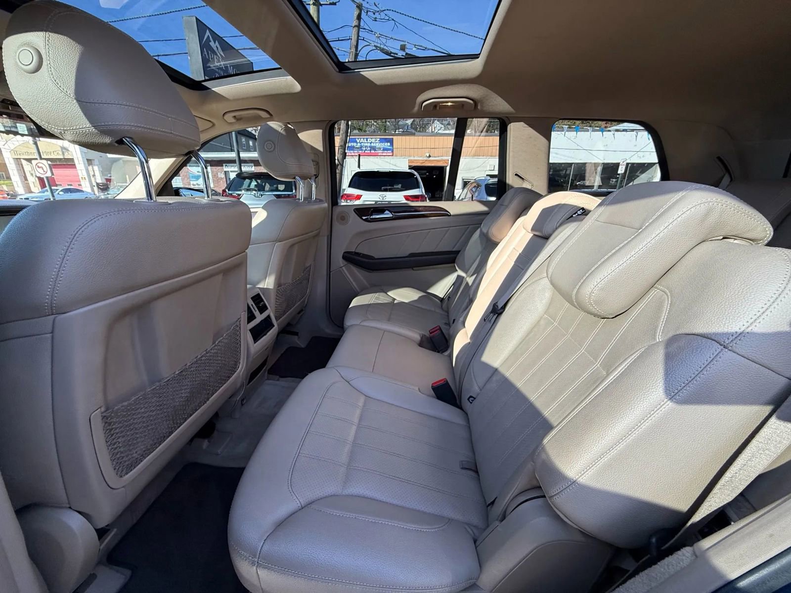 Used 2015 Mercedes-Benz GL 450 4MATIC image 39