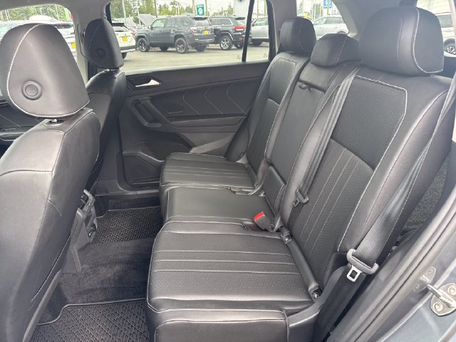Used 2024 Volkswagen Tiguan SE AWD/4WD image 14