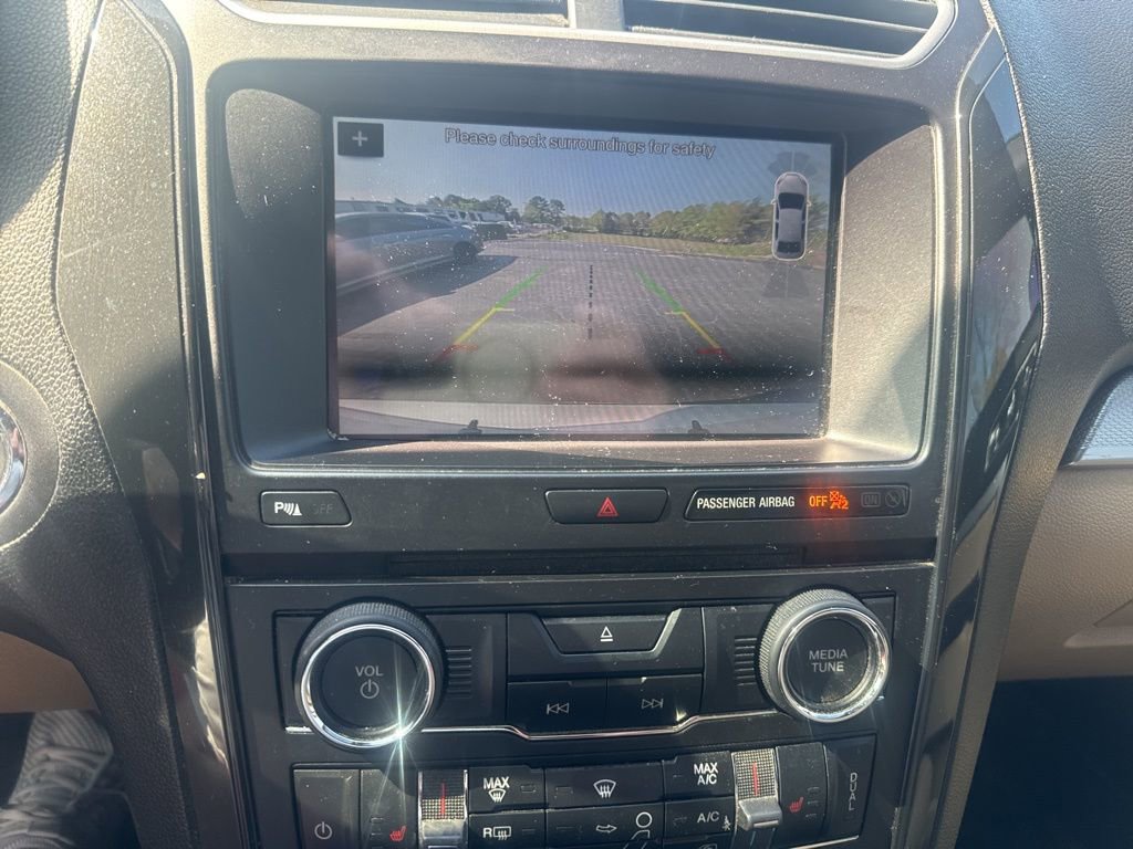 Used 2017 Ford Explorer XLT w/ Equipment Group 202A image 12