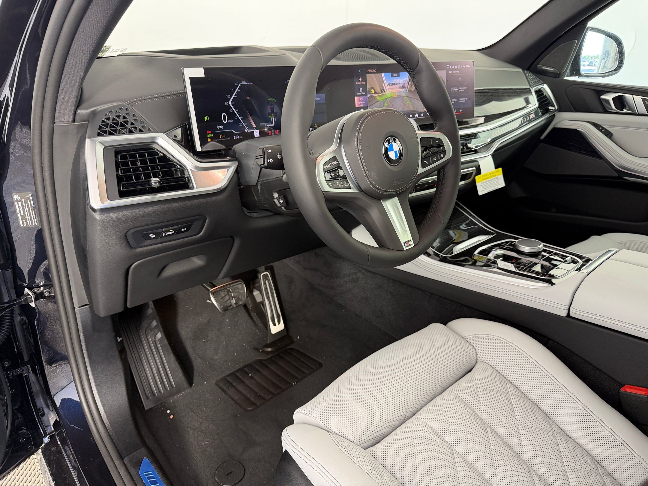 New 2026 BMW X5 xDrive40i w/ M Sport Package AWD/4WD image 4