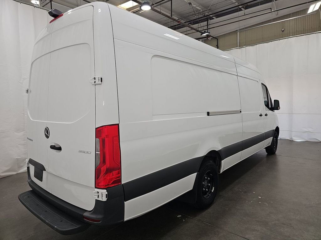 Used 2024 Mercedes-Benz Sprinter 3500 image 4