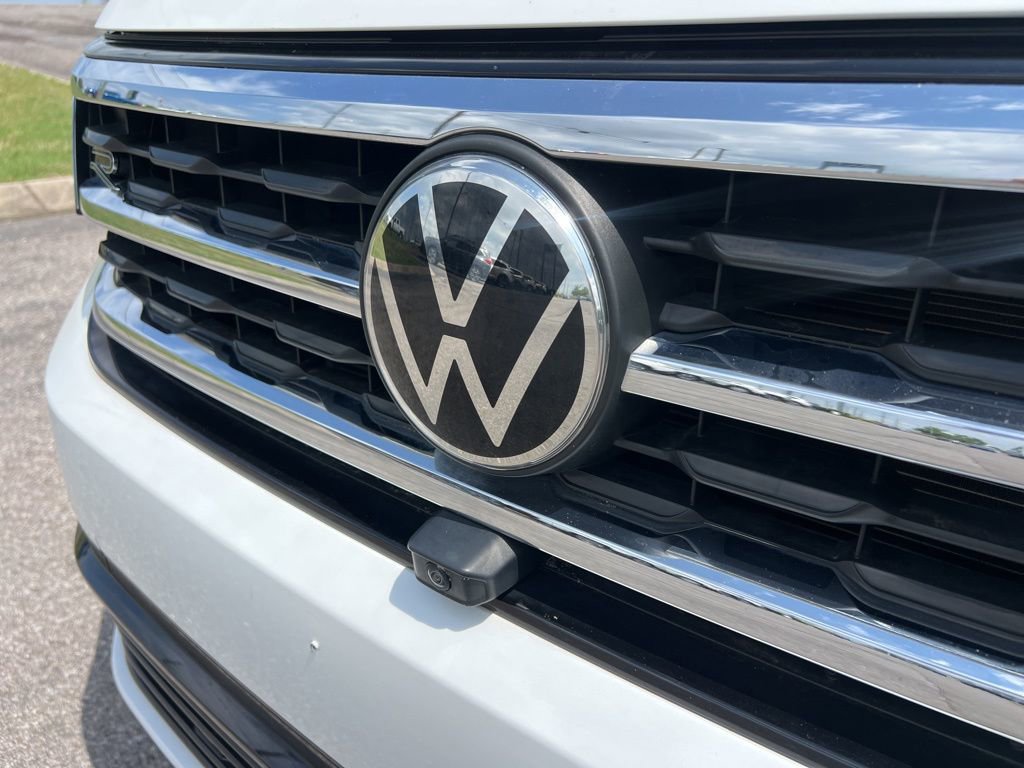 Certified 2022 Volkswagen Atlas Cross Sport SEL Premium R-Line AWD/4WD image 10