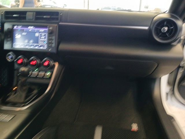 Used 2024 Toyota GR86 Premium RWD image 16