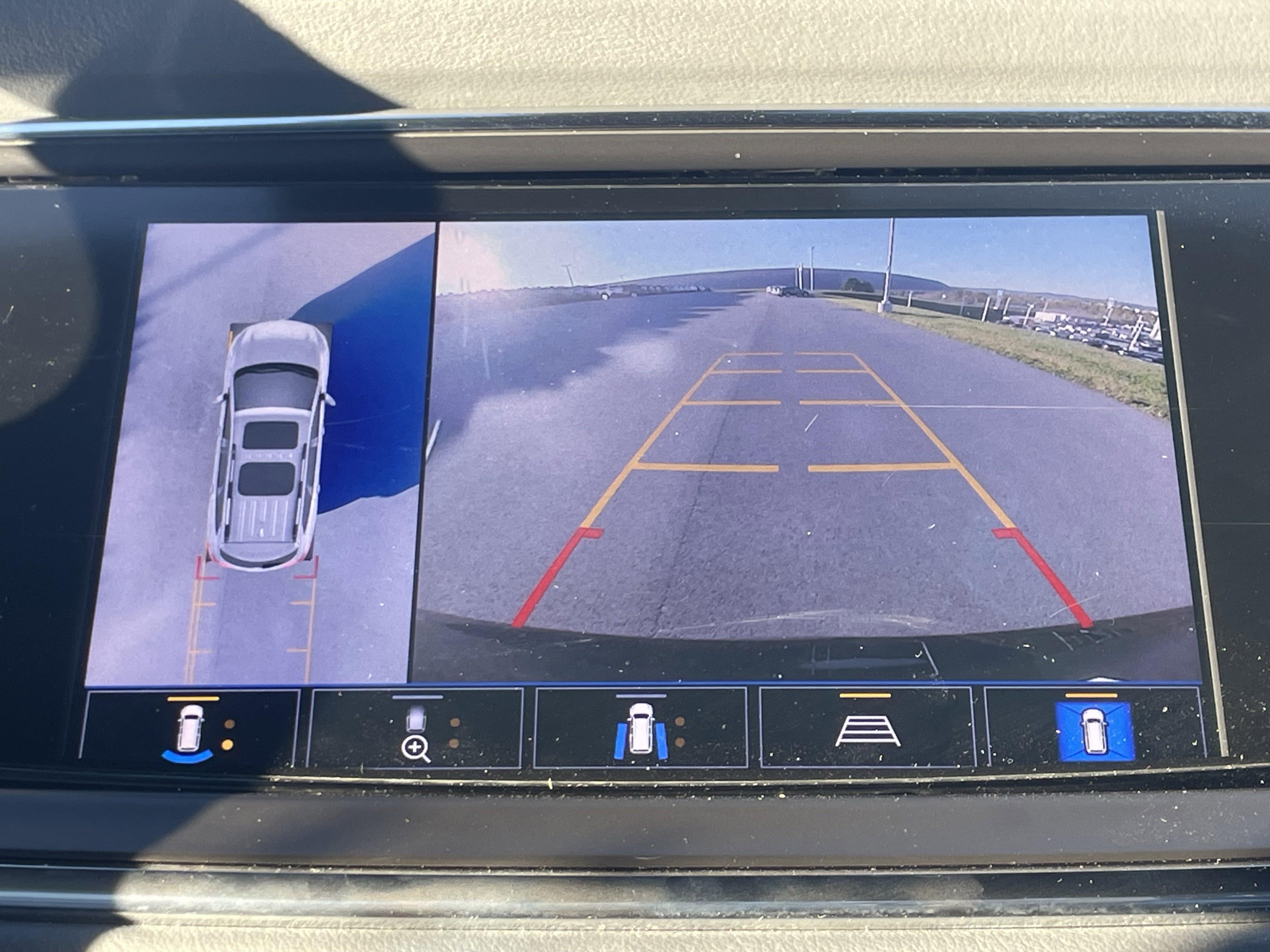 Used 2023 Buick Enclave Premium w/ LPO, Touring Package image 27