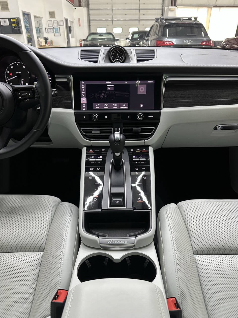 Used 2024 Porsche Macan S AWD/4WD image 27