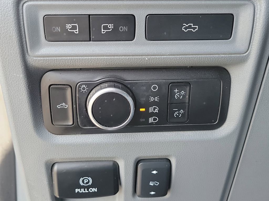 Used 2023 Ford F150 Lightning XLT AWD/4WD image 15