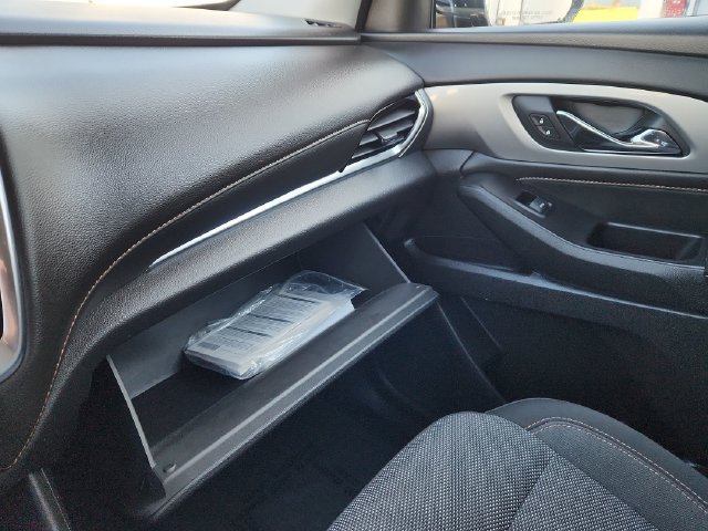 Used 2018 Chevrolet Traverse LT FWD image 47