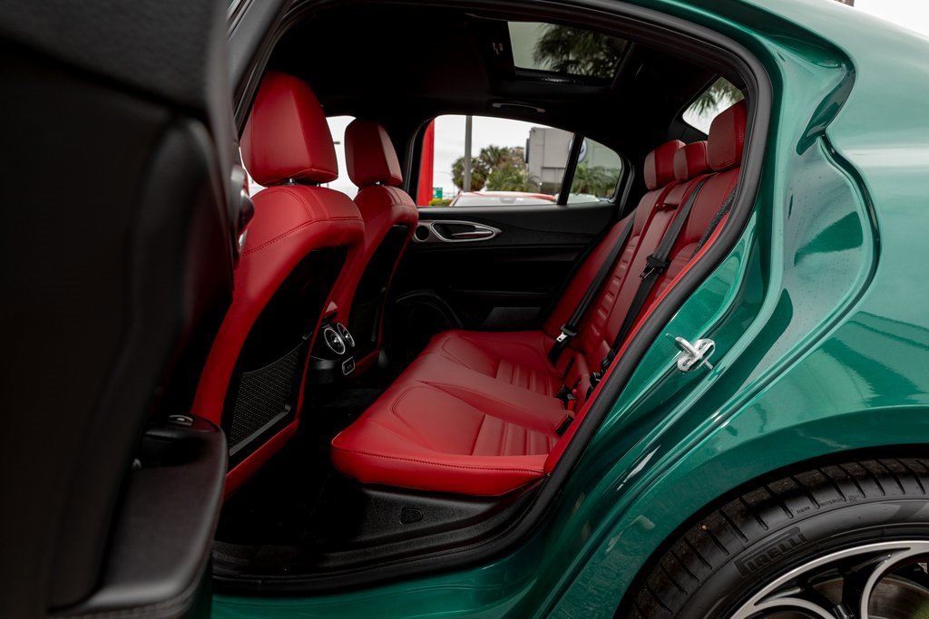 New 2025 Alfa Romeo Giulia w/ Veloce Package Rwd image 27