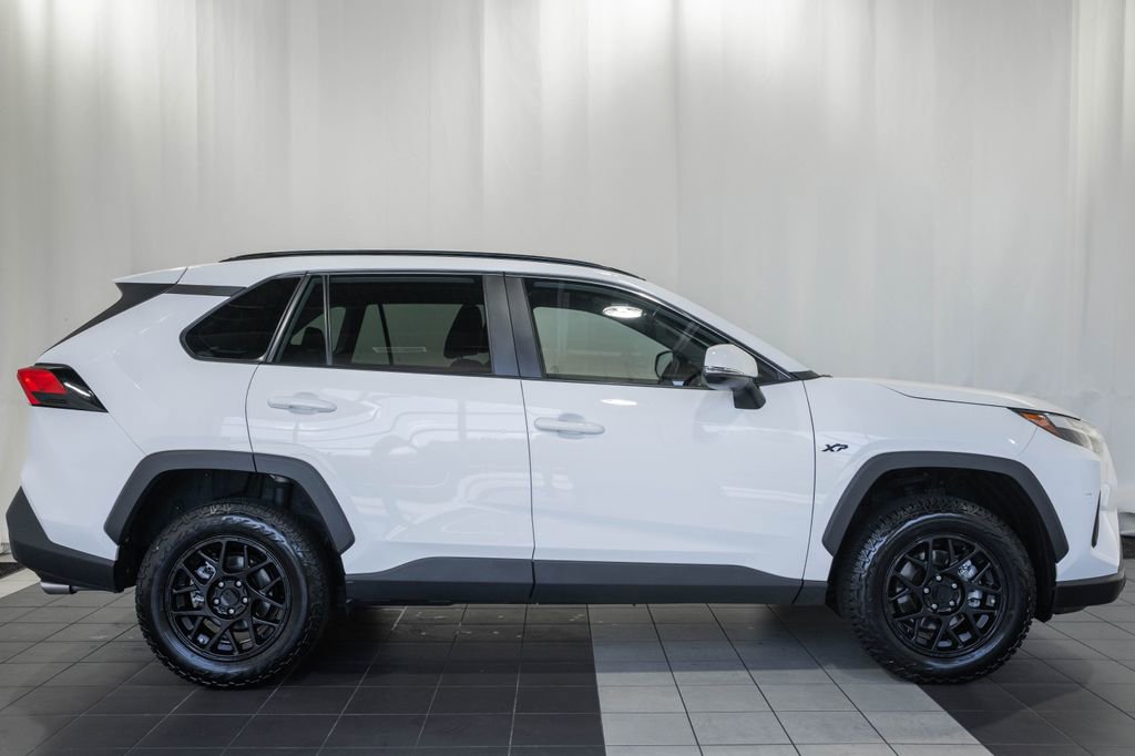 Used 2023 Toyota RAV4 XLE FWD image 3