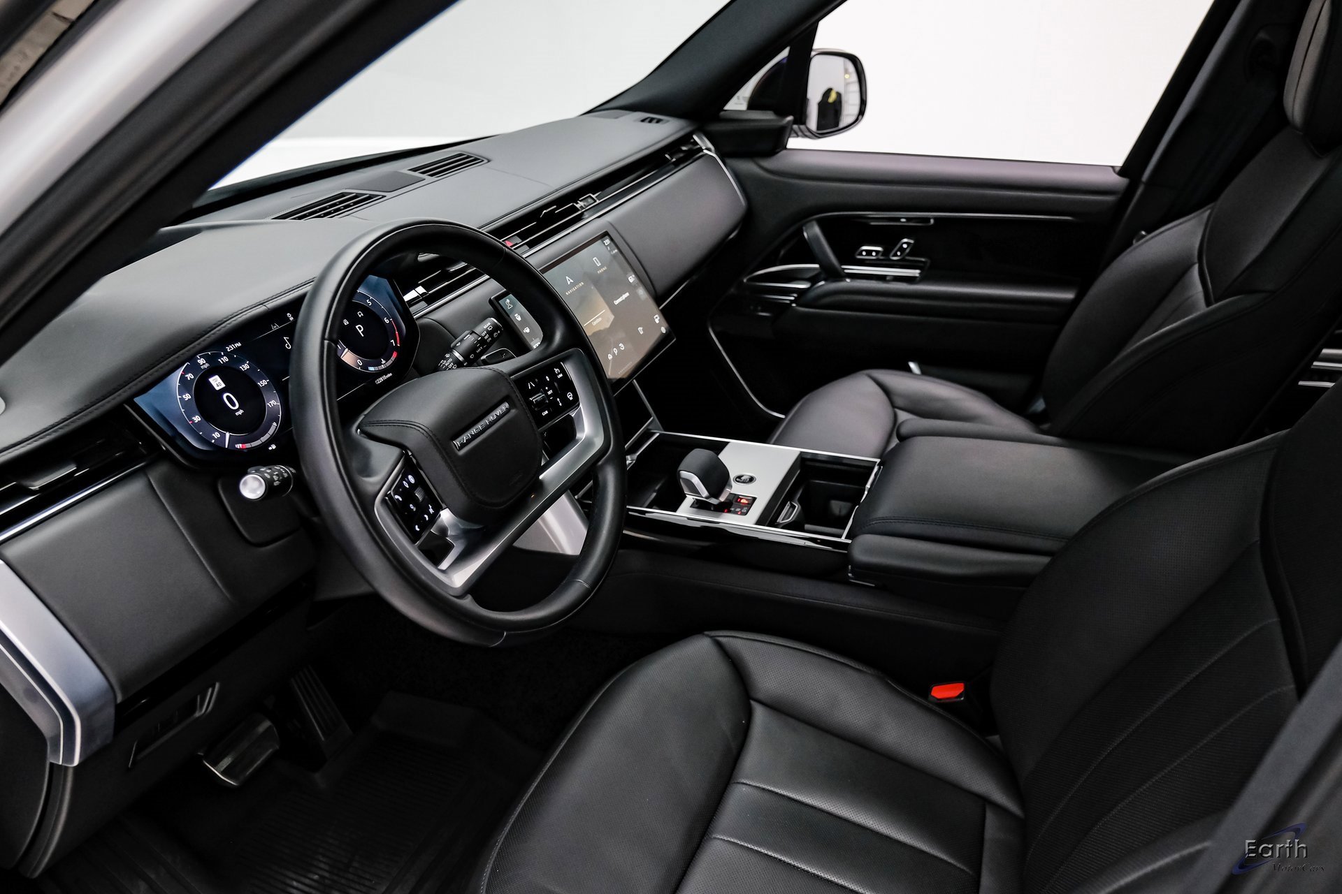 Used 2024 Land Rover Range Rover SE image 37