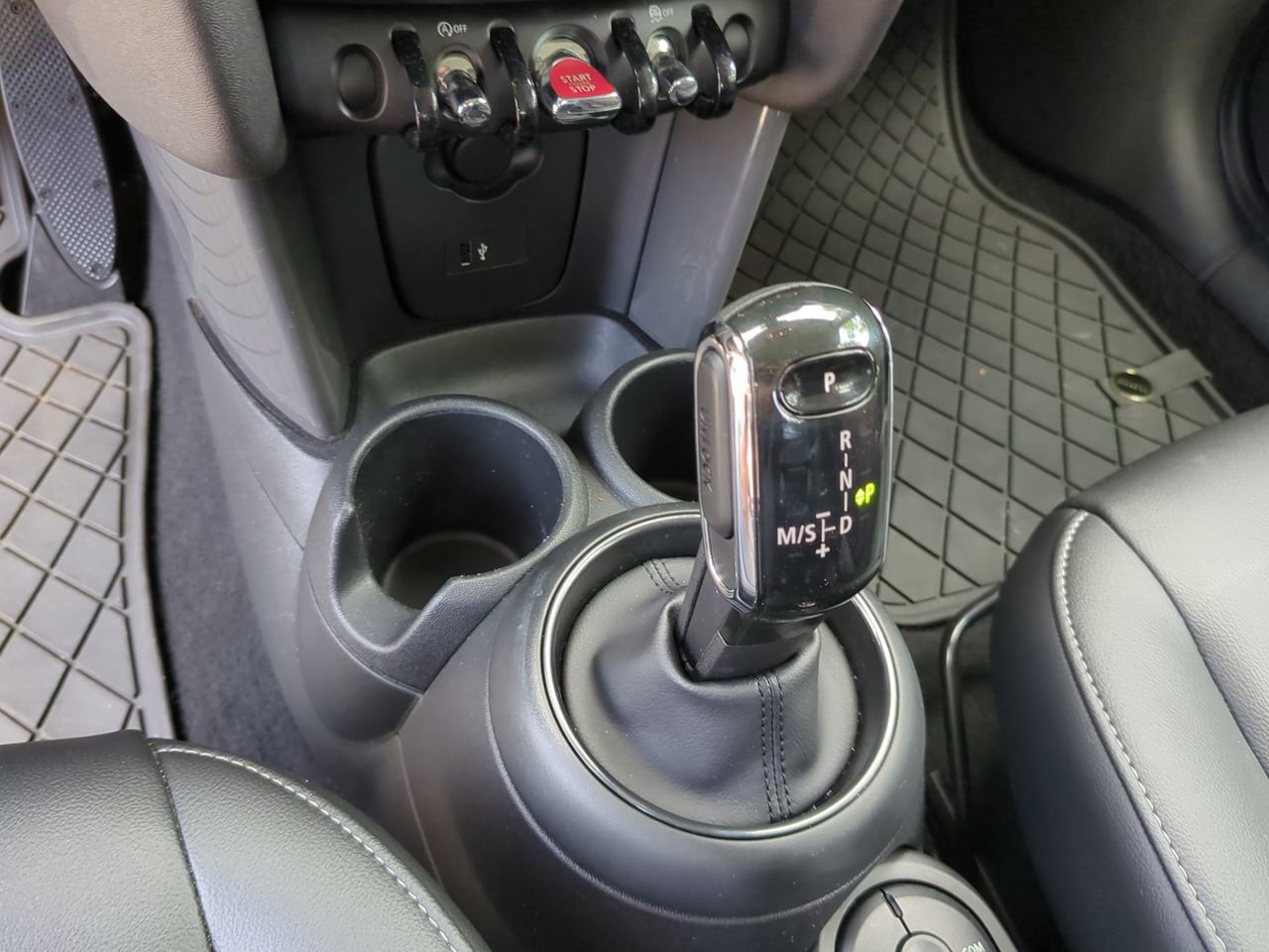 Used 2021 MINI Cooper 2-Door Hardtop FWD image 16