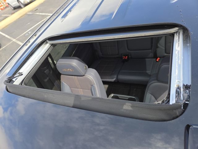 Certified 2025 Chevrolet Silverado 1500 High Country w/ Technology Package image 3