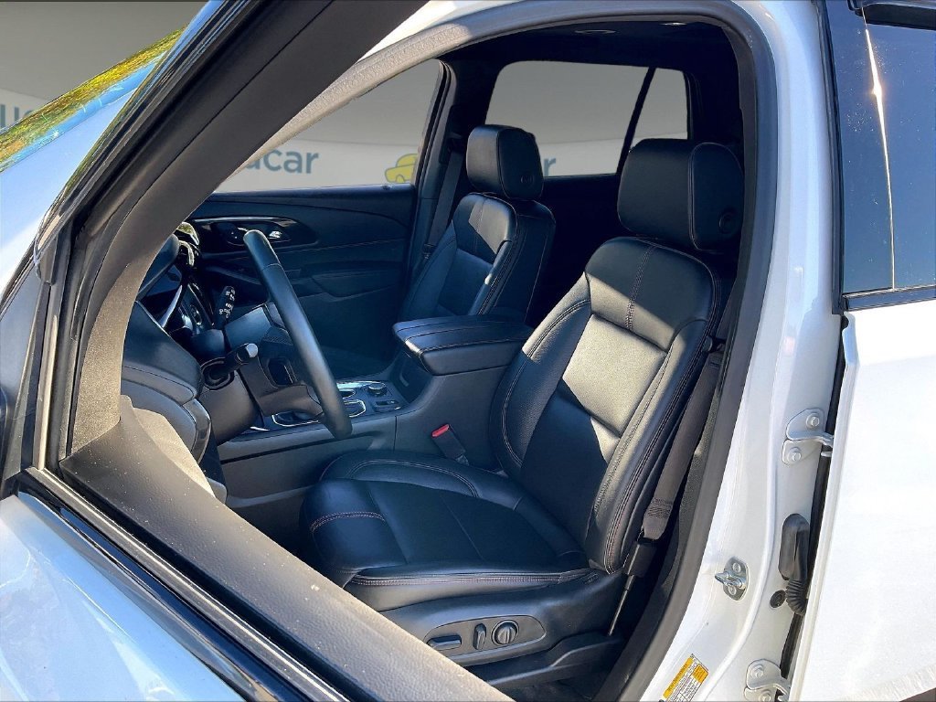 Used 2023 Chevrolet Traverse RS w/ LPO, Floor Liner Package AWD/4WD image 9