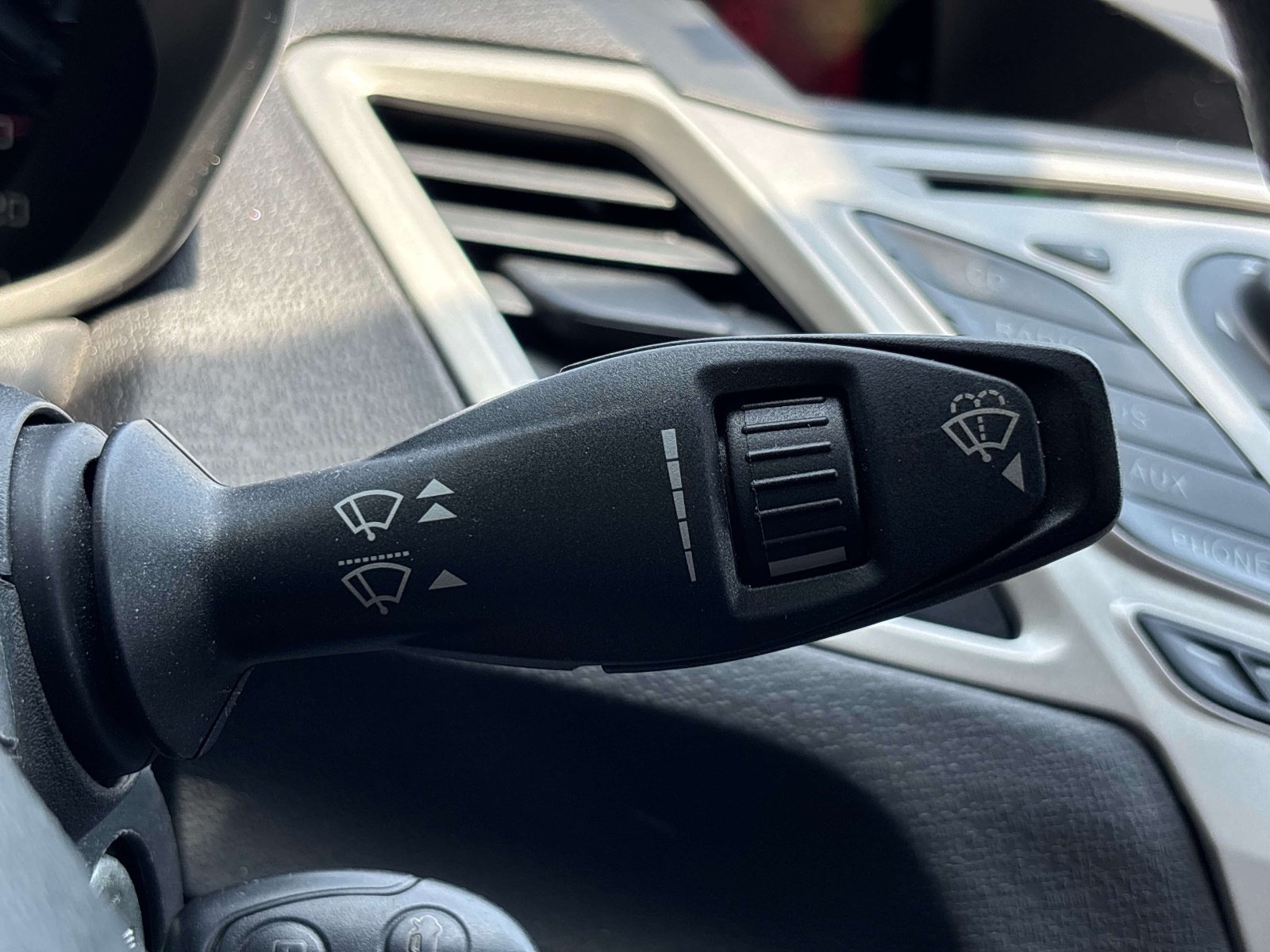 Used 2013 Ford Fiesta SE FWD image 20