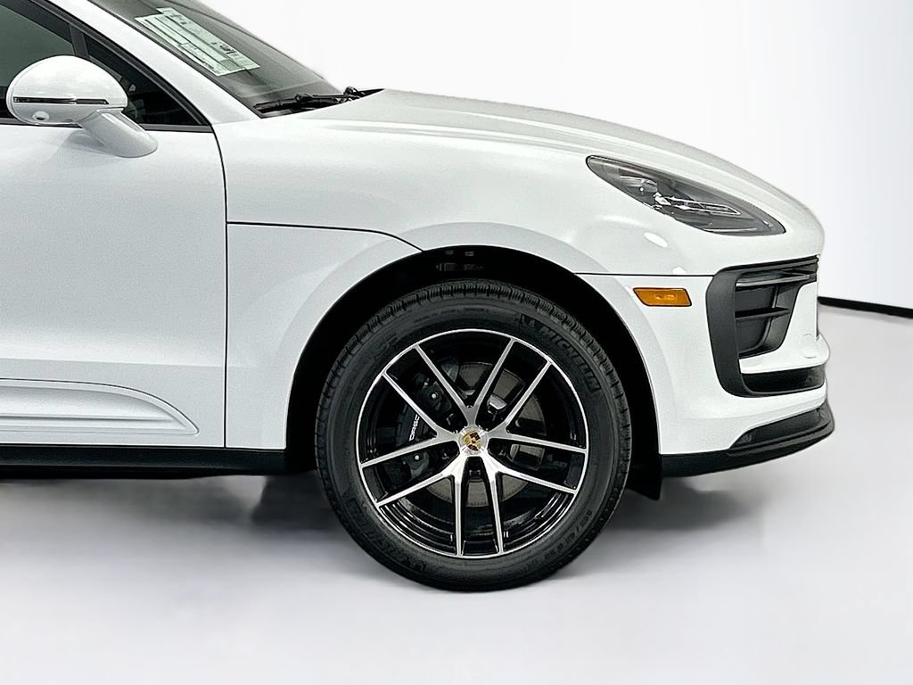 Used 2026 Porsche Macan AWD/4WD image 11