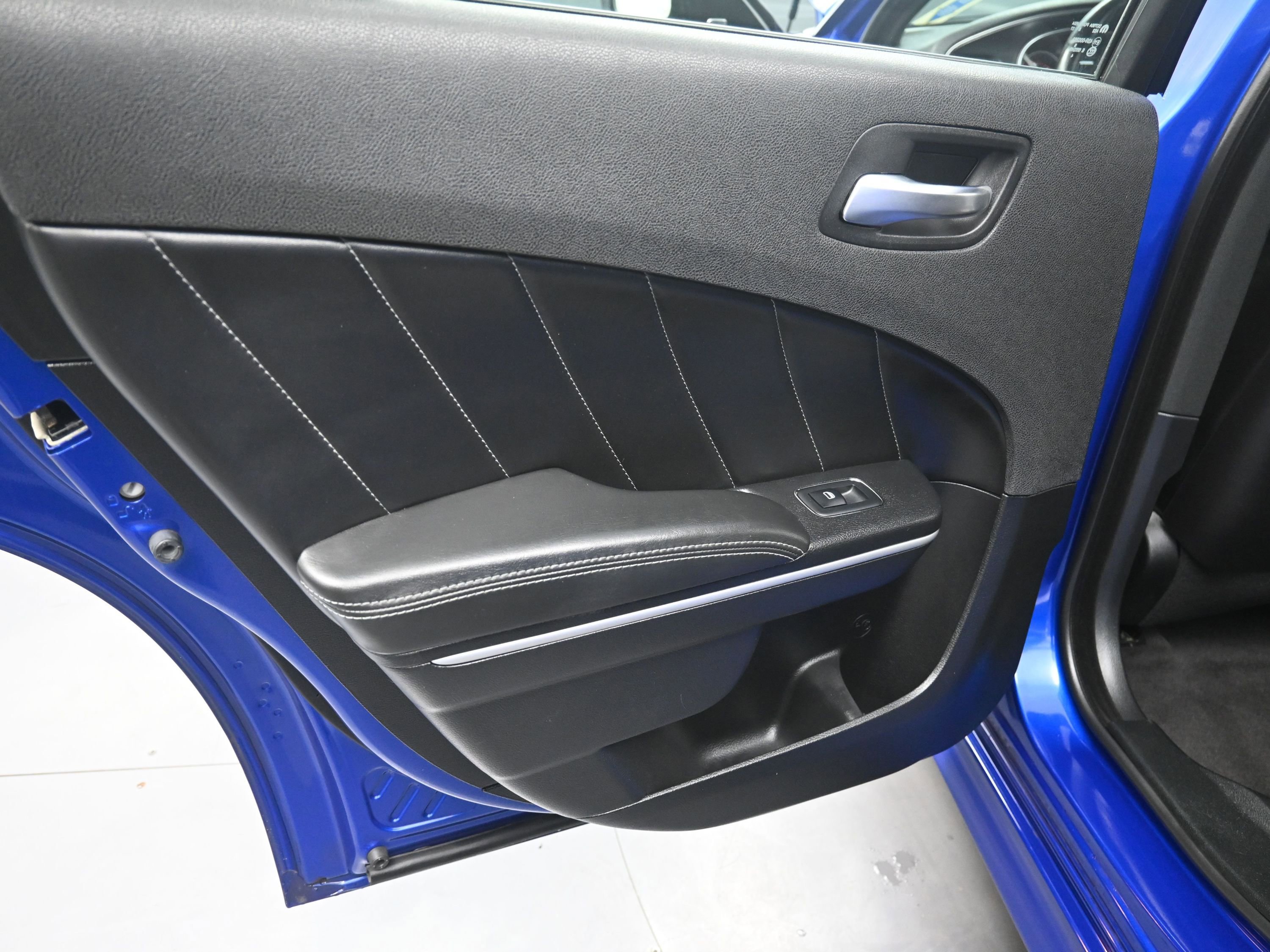 Used 2018 Dodge Charger R/T Scat Pack w/ Dynamics Package image 16