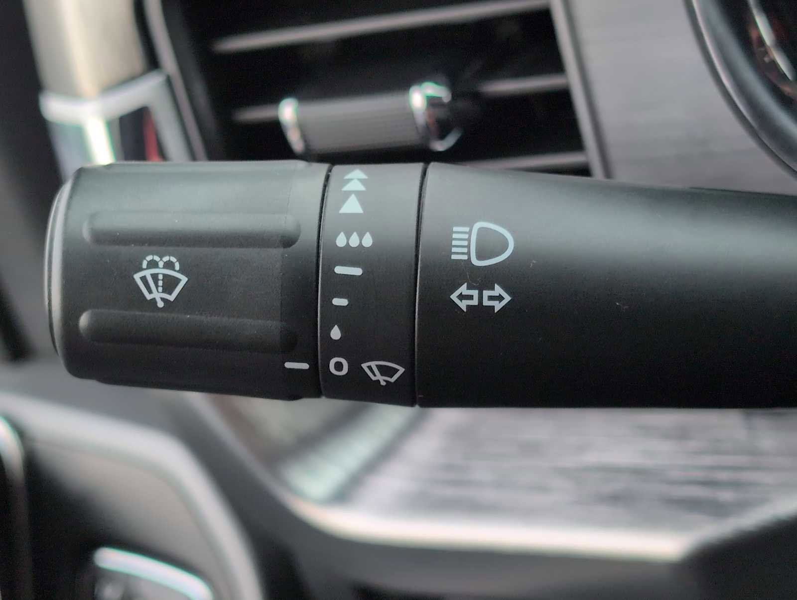 Used 2023 Ford F150 Lariat image 24