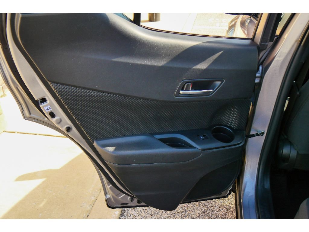 Used 2019 Toyota C-HR XLE image 16