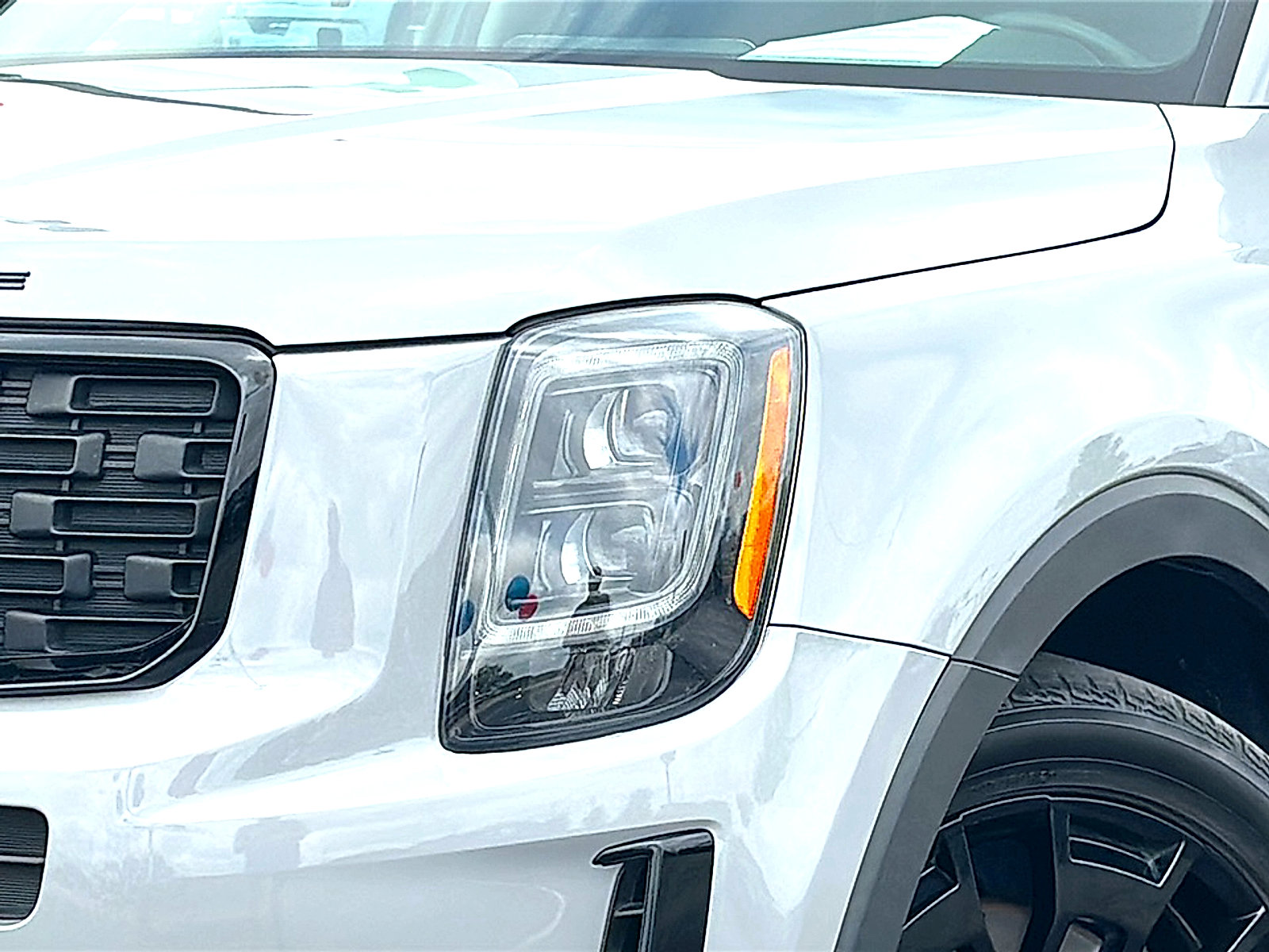 Used 2022 Kia Telluride SX w/ SX Prestige Package AWD/4WD image 4