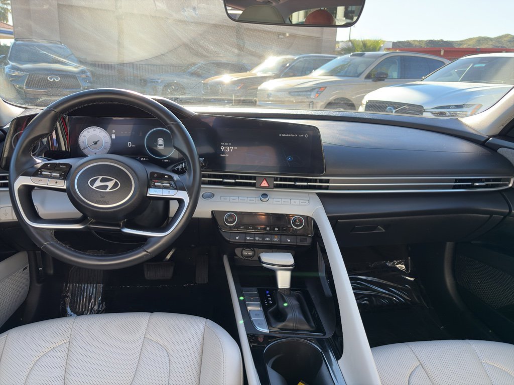 Used 2024 Hyundai Elantra Limited image 9