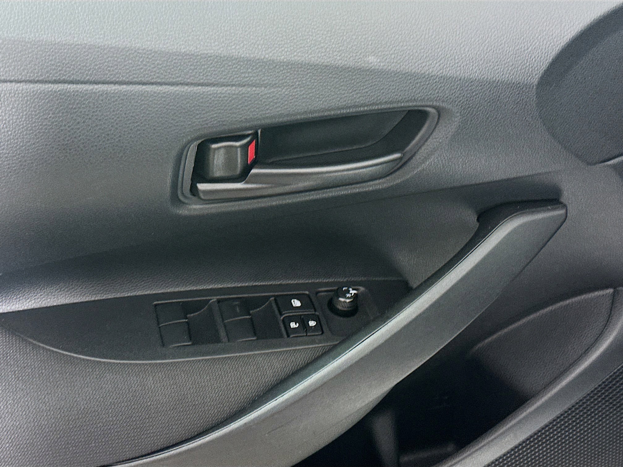 Used 2025 Toyota Corolla LE image 15