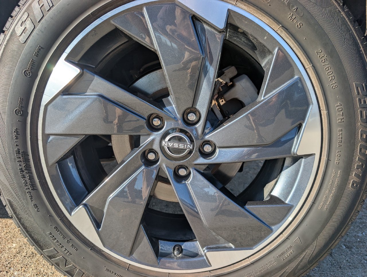 Used 2024 Nissan Rogue SV FWD image 7